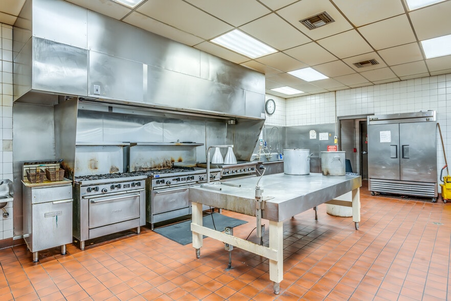 More Photos Of 555 Eastern Blvd, Montgomery Lodge Meeting Hall For Sale