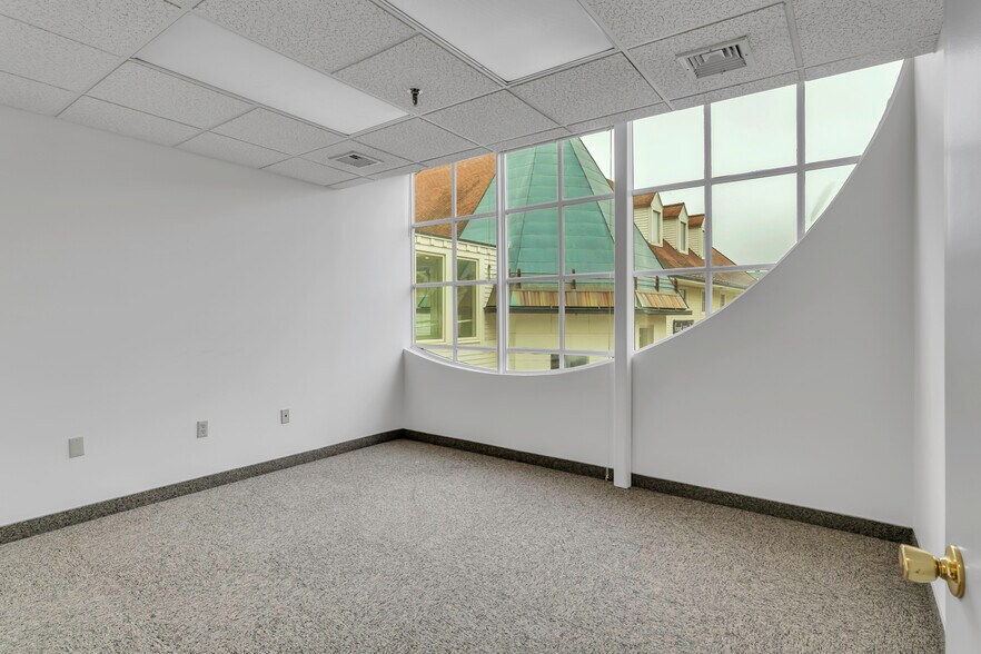 More Photos Of 23 College St, South Hadley Storefront Retail Office For Lease