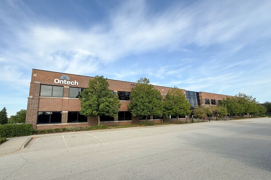 Primary Photo Of 11800 W Park Pl, Milwaukee Office For Lease