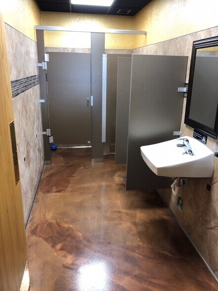 More Photos Of 9638 W National Ave, West Allis Restaurant For Lease