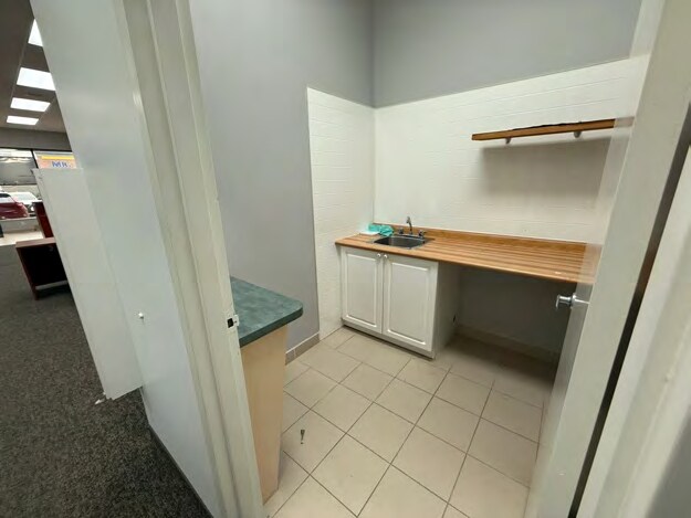 More Photos Of 1288 Ritson Rd N, Oshawa General Retail For Lease