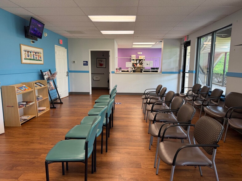 More Photos Of 295 Buck Rd, Holland Office For Sale