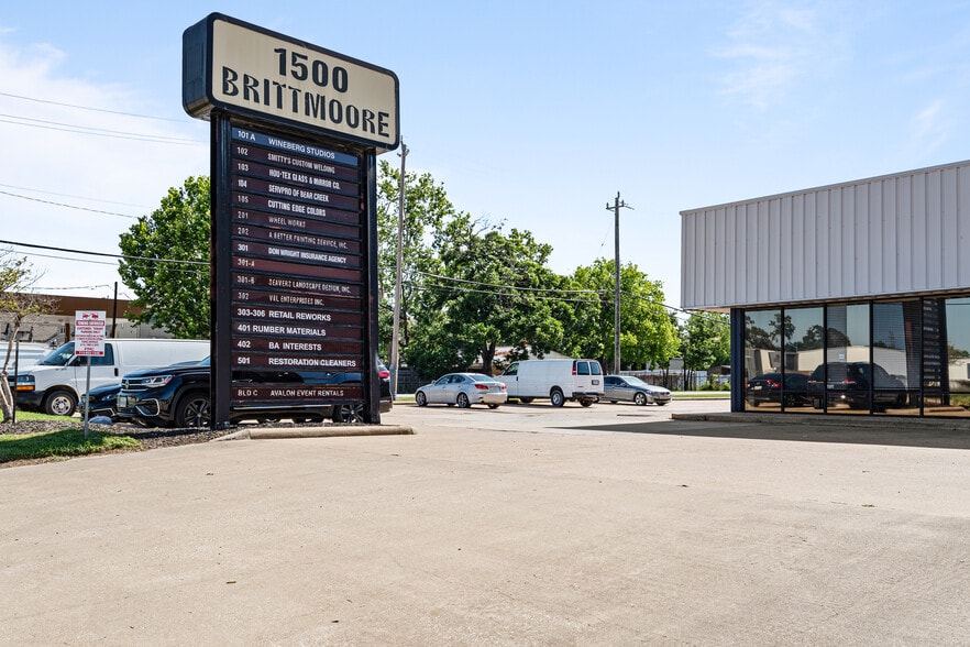 More Photos Of 1500 Brittmoore Rd, Houston Warehouse For Lease