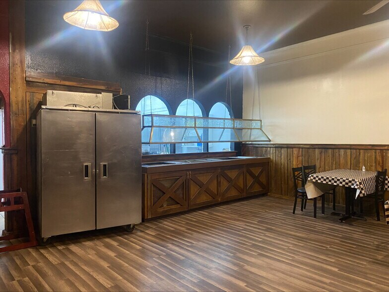 More Photos Of 207 S 3rd St, Laramie Restaurant For Sale