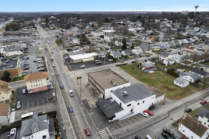 More Photos Of 585 Warren Ave, East Providence Storefront Retail Office For Sale