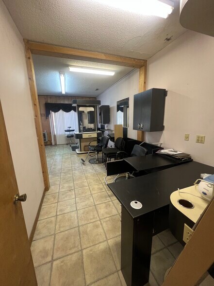 More Photos Of 28 Mullin Hill Rd, Spruce Pine Flex For Sale