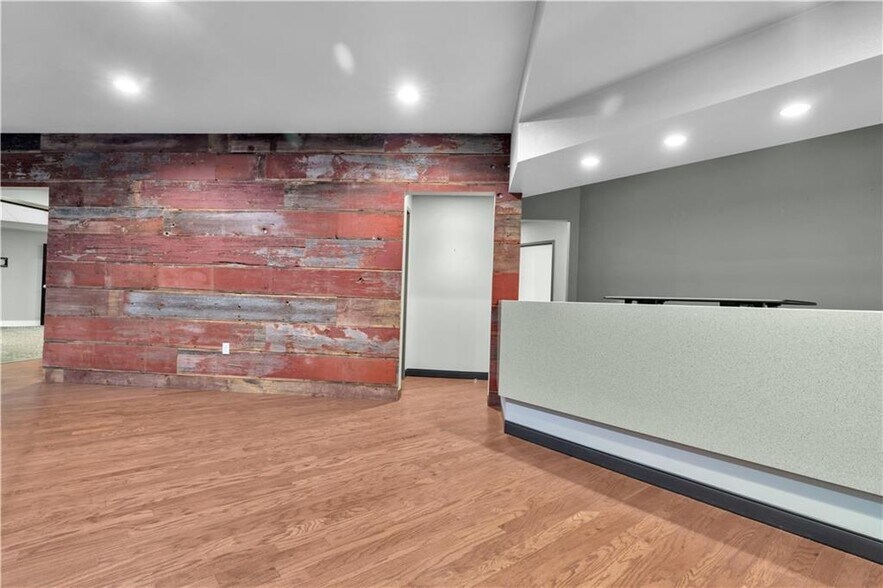 More Photos Of 1088 E Millsap Rd, Fayetteville Office For Lease