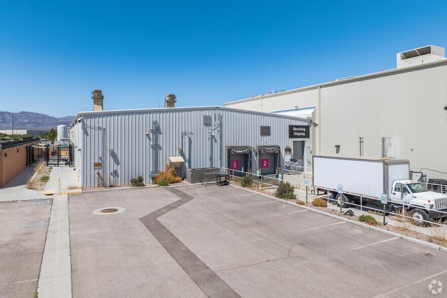 More Photos Of 3950 N Bruce St, North Las Vegas Manufacturing For Lease