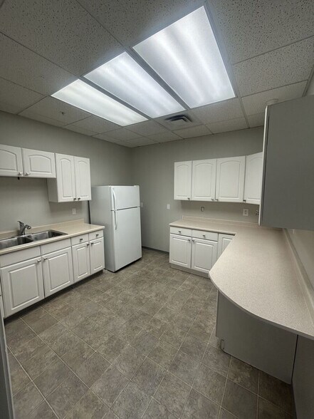 More Photos Of 3204-3210 N Canyon Rd, Provo Office For Lease