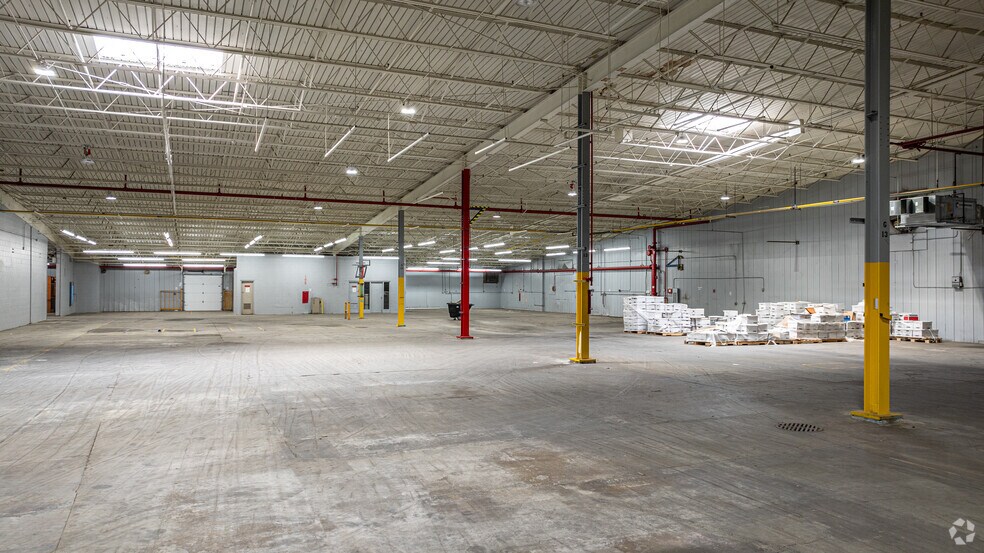 More Photos Of 2101 Kennedy Rd, Janesville Light Manufacturing For Lease