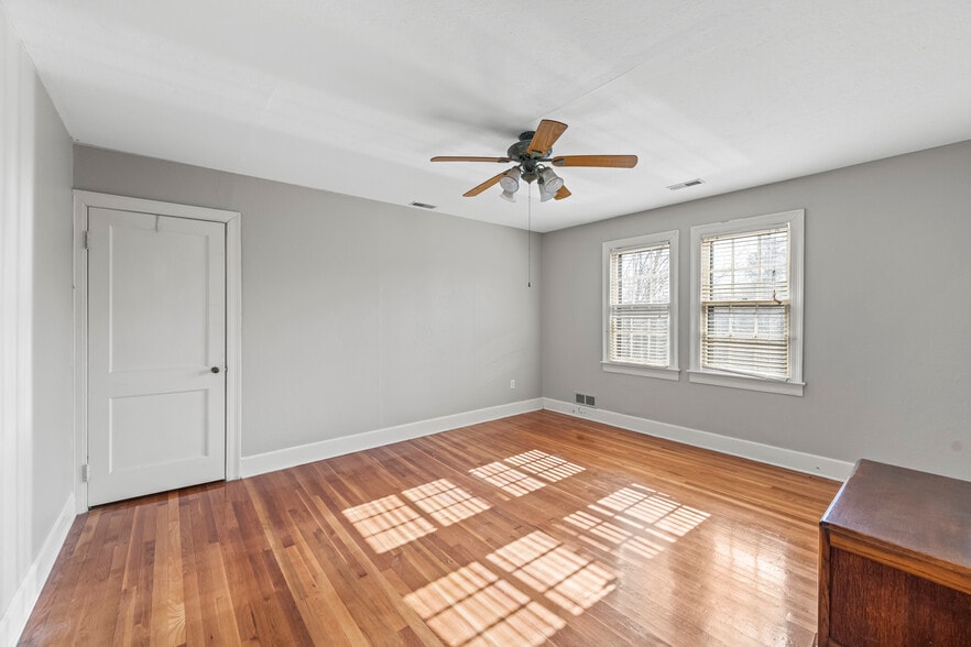 More Photos Of 1348 3rd St SE, Cullman Office For Sale