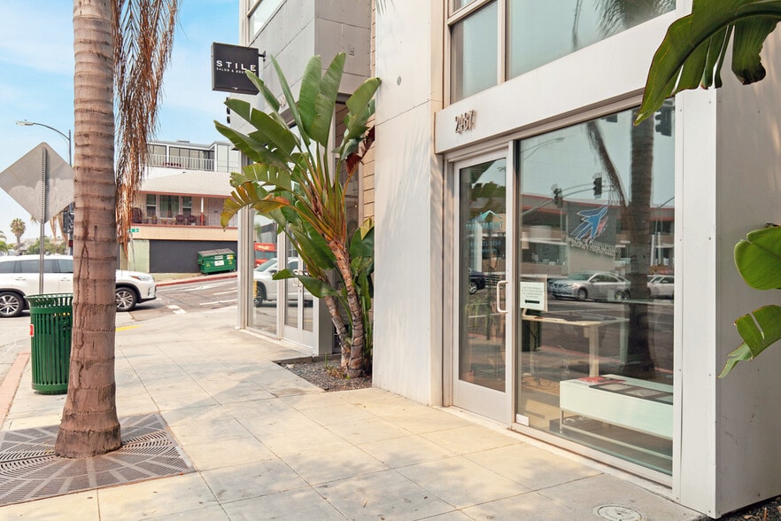 More Photos Of 2487 Kettner Blvd, San Diego Office For Sale
