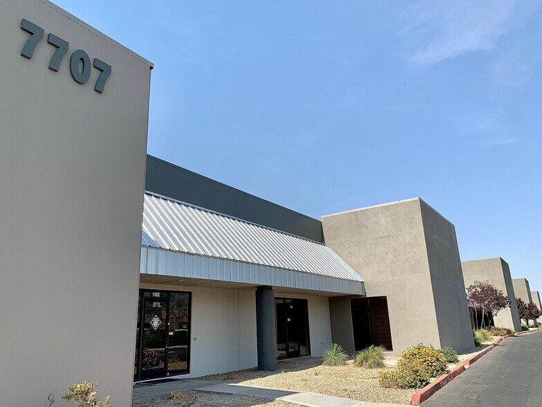 More Photos Of 7707 E Acoma Dr, Scottsdale Research And Development For Lease