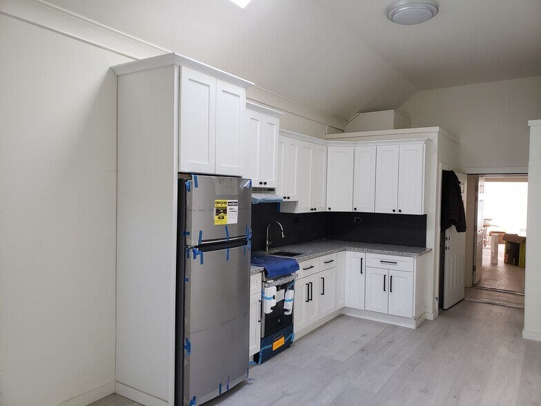 More Photos Of 136-138 Main St, Greenport Storefront Retail Residential For Sale