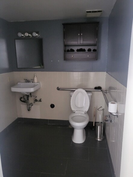 More Photos Of 3301-3315 N Verdugo Rd, Glendale General Retail For Lease