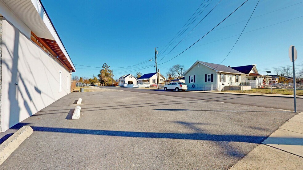 More Photos Of 1034 N Main St, Pleasantville Flex For Sale