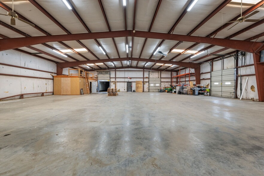 More Photos Of 2245 A Air Park Dr, Burlington Warehouse For Lease