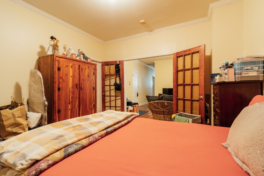 More Photos Of 804 Broadway, Bayonne Storefront Retail Residential For Lease