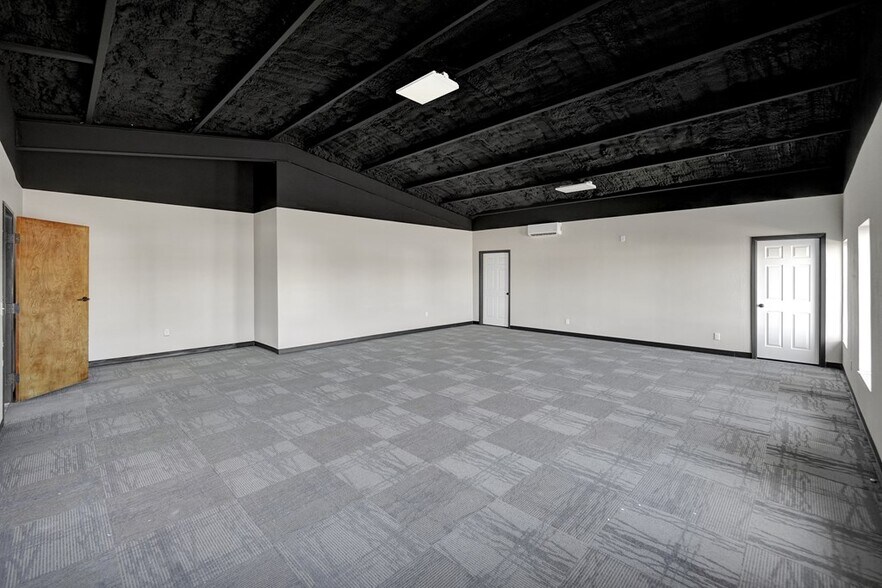 More Photos Of 2466 N FM 1936, Odessa Warehouse For Lease