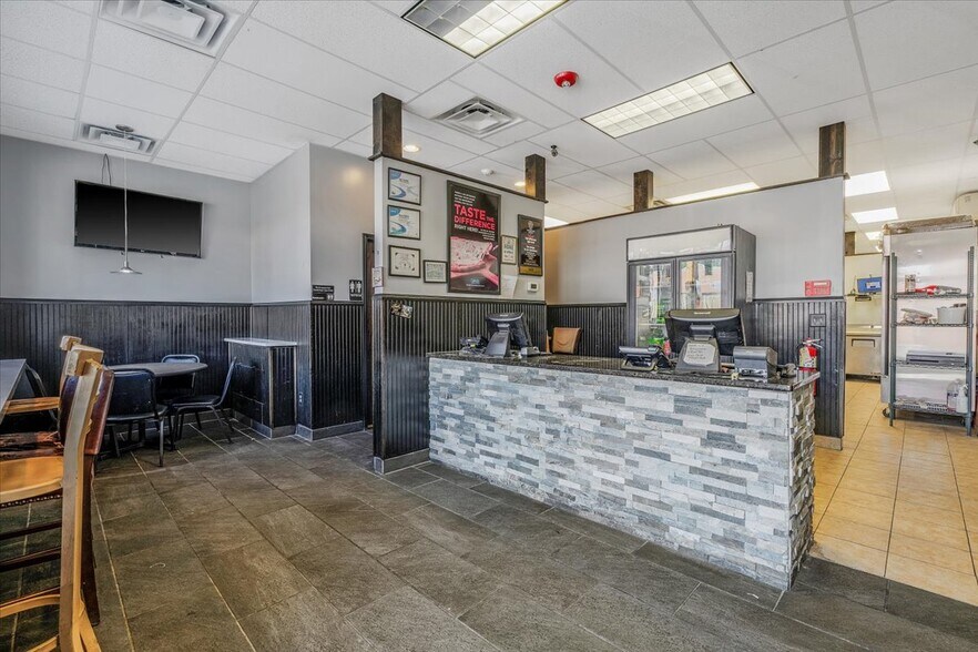 More Photos Of 3404 Main St, Homestead Storefront For Sale