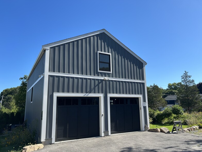 More Photos Of 117 Eastern Ave, Essex Office For Lease
