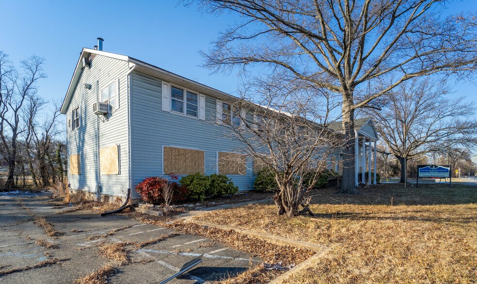 More Photos Of 5820 Southwestern Blvd, Halethorpe Flex For Sale