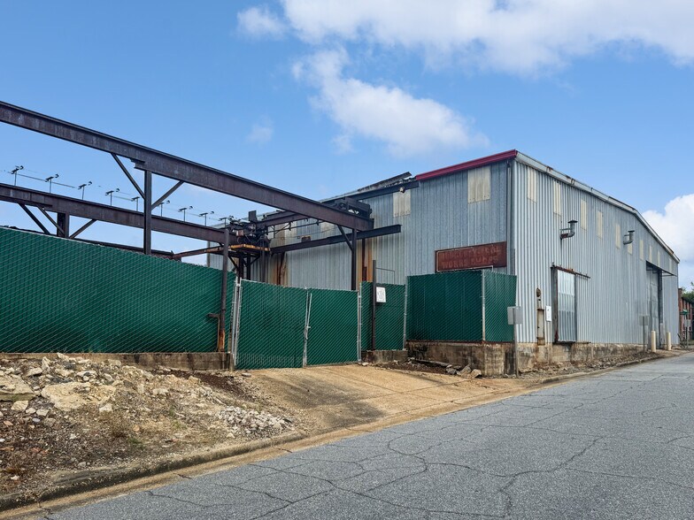 Primary Photo Of 1324 11th Ave, Columbus Warehouse For Sale