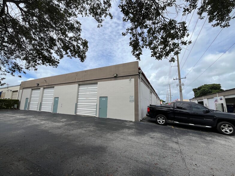 More Photos Of 18700 SW 108th Ave, Cutler Ridge Warehouse For Lease