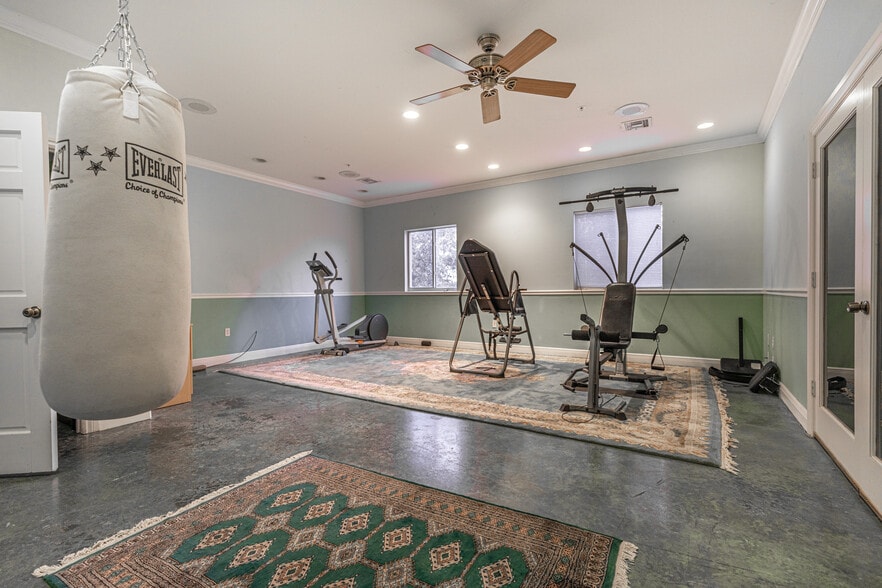 More Photos Of 10951 Harmony Park Dr, Bonita Springs Warehouse For Lease