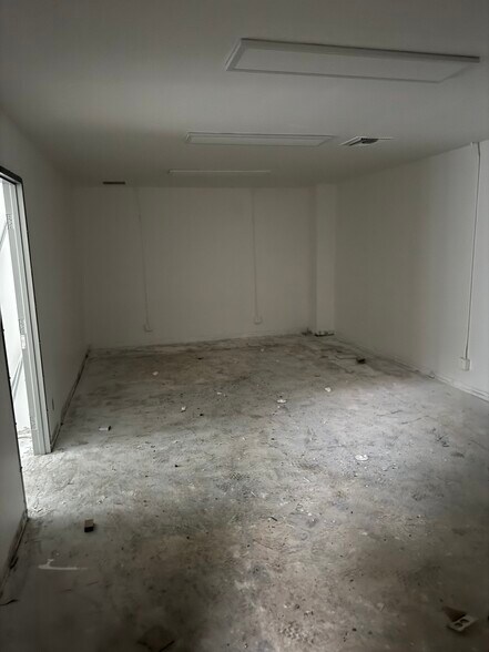 More Photos Of 16312 Garfield Ave, Paramount Warehouse For Lease