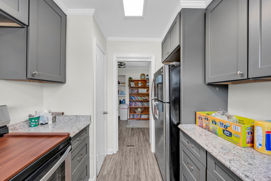 More Photos Of 1001 Randall Ave, Daphne Office Residential For Sale