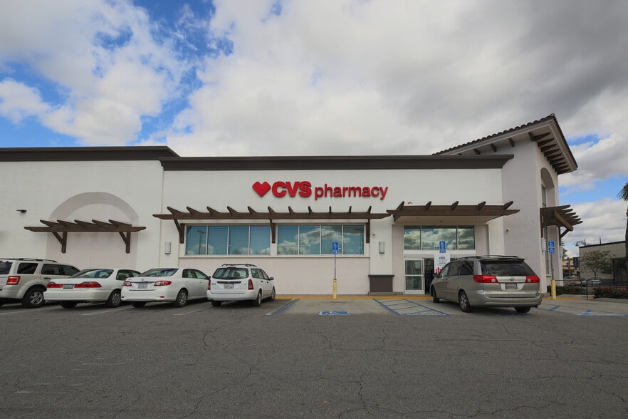 More Photos Of 317 San Fernando Mission Blvd, San Fernando Storefront For Lease