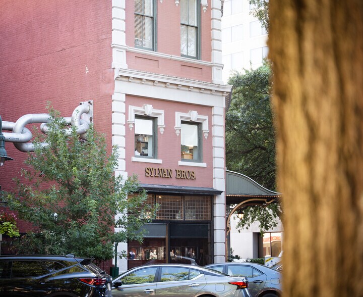 More Photos Of 1500 Main St, Columbia General Retail For Lease