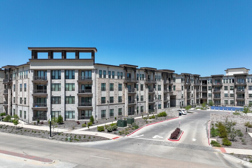 More Photos Of 2700 Old Denton Rd, Carrollton Apartments For Sale