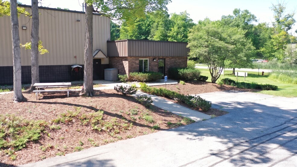 More Photos Of 343 Hughes Dr, Traverse City Manufacturing For Lease