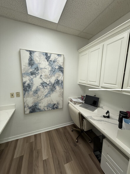 More Photos Of 502 N Carroll Ave, Southlake Unknown For Lease