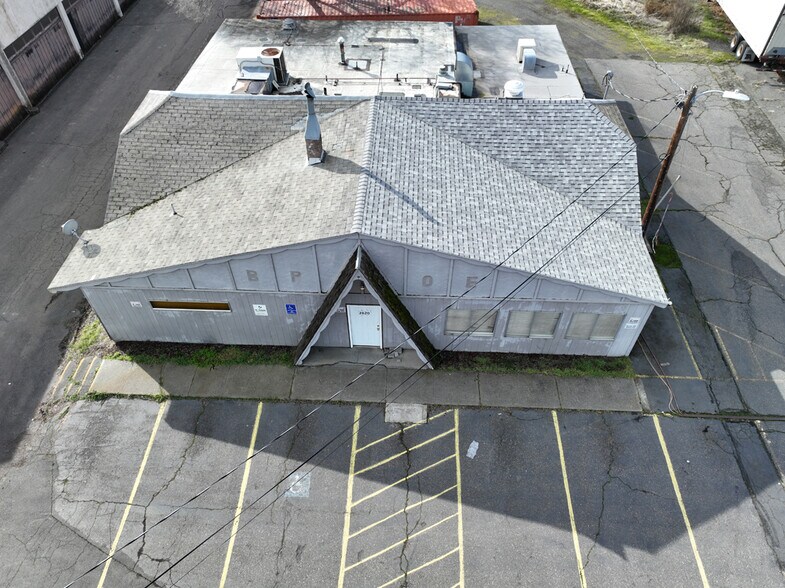 More Photos Of 2620 W 2nd St, The Dalles Restaurant For Sale