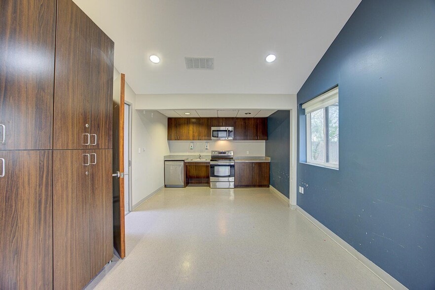 More Photos Of 311 S Highway 183, Leander Medical For Sale