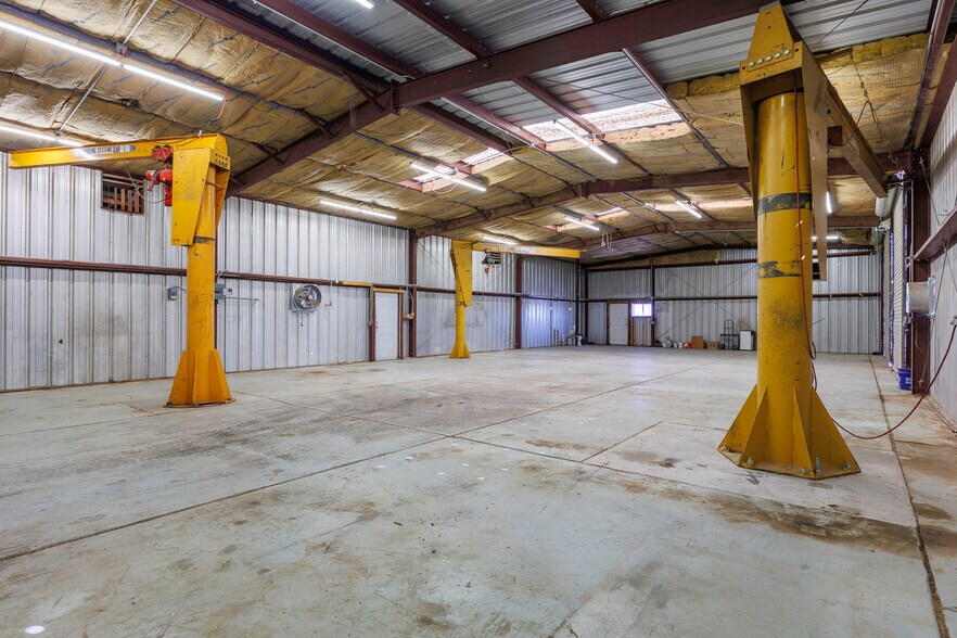 More Photos Of 15051 N Business 79 Hwy, Florence Service For Sale