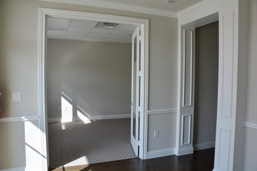 More Photos Of 3900 S Stonebridge Dr, McKinney Office For Lease
