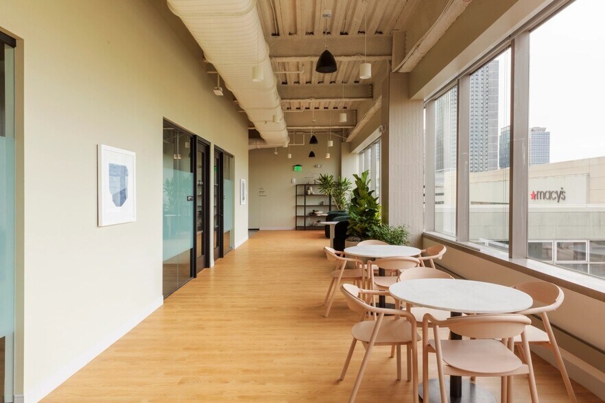 More Photos Of 525 Washington Blvd, Jersey City Coworking Space