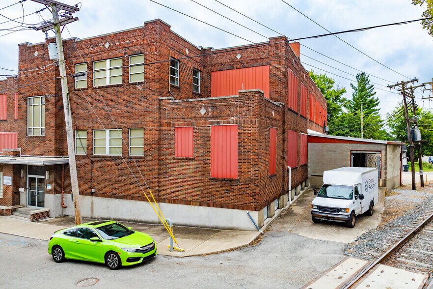 More Photos Of 1502 Beeler St, New Albany Manufacturing For Sale