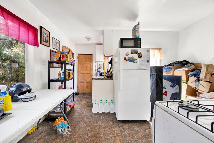 More Photos Of 1166 W 39th Pl, Los Angeles Apartments For Sale