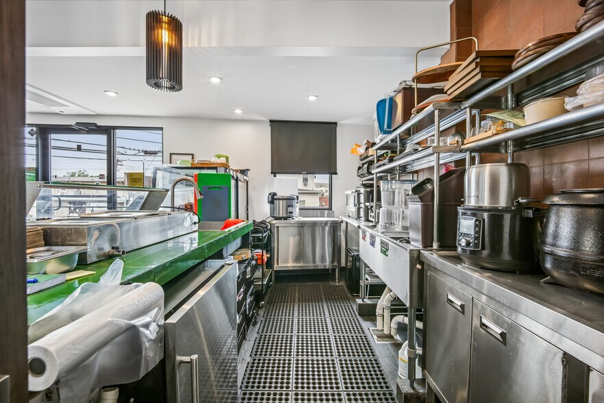 More Photos Of 140 Paris Ave, Northvale Office For Sale