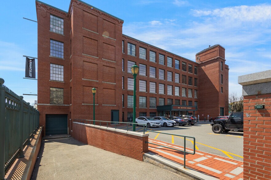 More Photos Of 491 Dutton St, Lowell Office For Sale