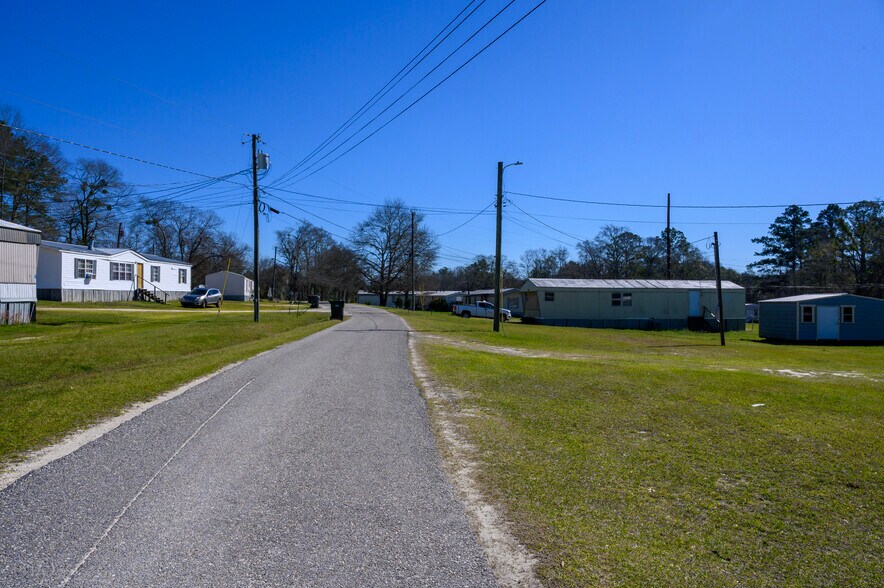 More Photos Of 100 Lunsford Cir, Opp Manufactured Housing Mobile Home Park For Sale