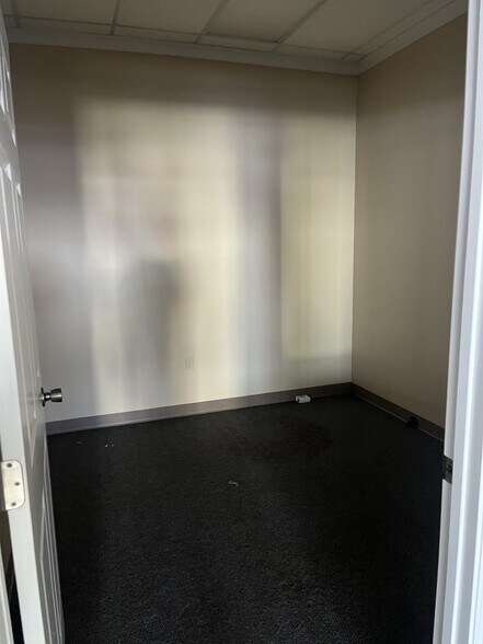 More Photos Of 345-369 E Economy Rd, Morristown Freestanding For Lease