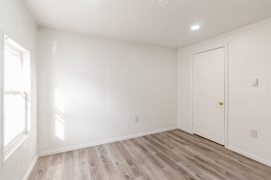More Photos Of 1312 Kings Hwy, Swedesboro Storefront Retail Residential For Sale