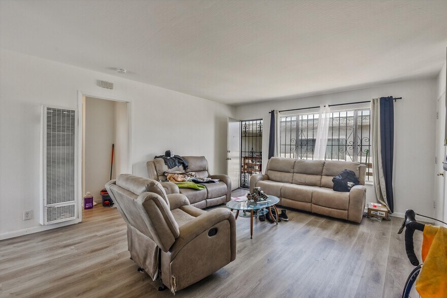 More Photos Of 1927 82nd Ave, Oakland Apartments For Sale