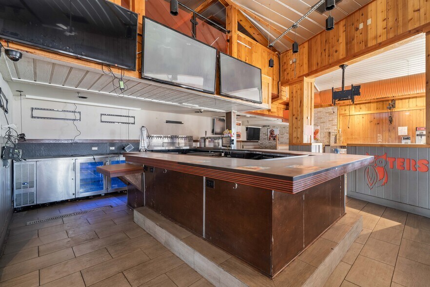 More Photos Of 4950 S Loop 289, Lubbock Restaurant For Lease